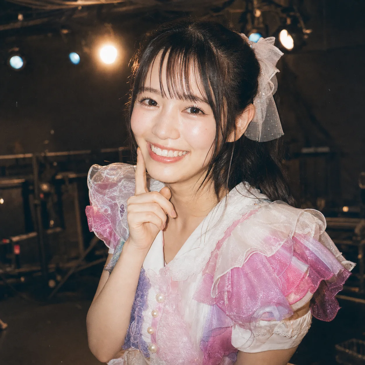 ステージ袖のアイドル
